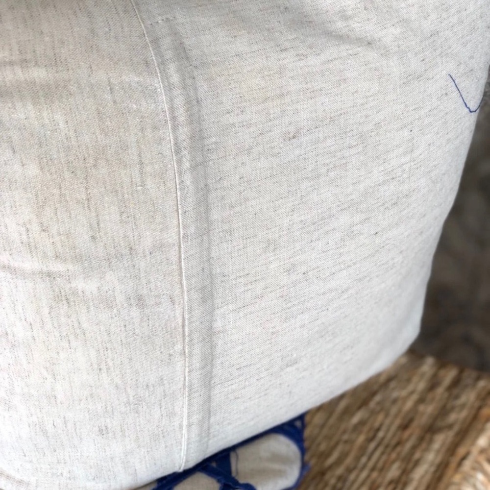 2 throw pillows - Picture 6 of 6